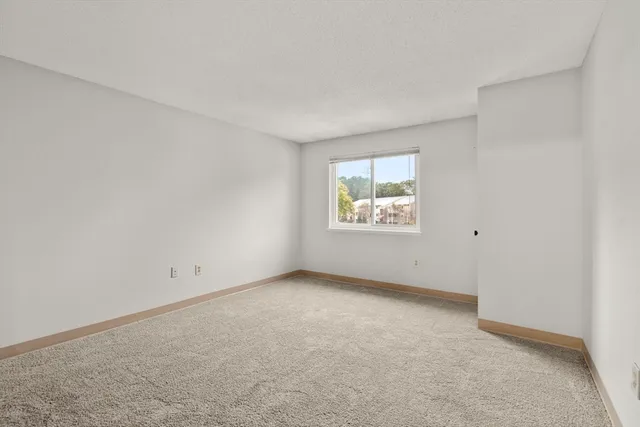 $1,950 | 11 Silver Hill Lane, Unit 11, Natick, MA 01760