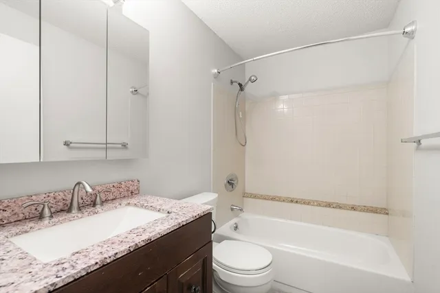 $1,950 | 11 Silver Hill Lane, Unit 11, Natick, MA 01760