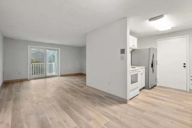 $1,950 | 11 Silver Hill Lane, Unit 11, Natick, MA 01760