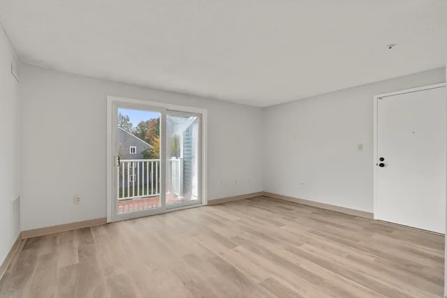 $1,950 | 11 Silver Hill Lane, Unit 11, Natick, MA 01760