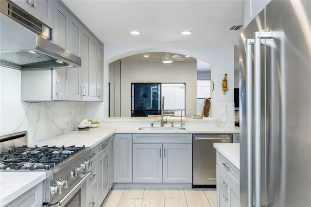 $699,000 | 425 East Ocean Boulevard, Unit 320, Long Beach, CA 90802