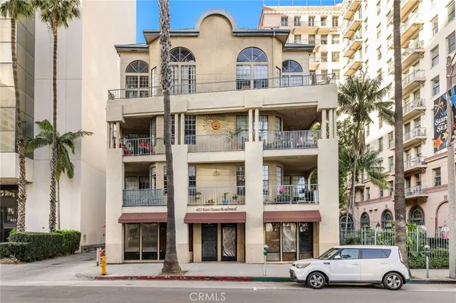 $699,000 | 425 East Ocean Boulevard, Unit 320, Long Beach, CA 90802