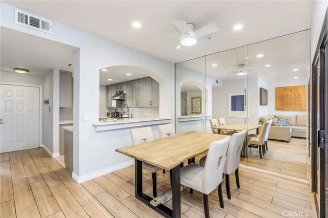 $699,000 | 425 East Ocean Boulevard, Unit 320, Long Beach, CA 90802