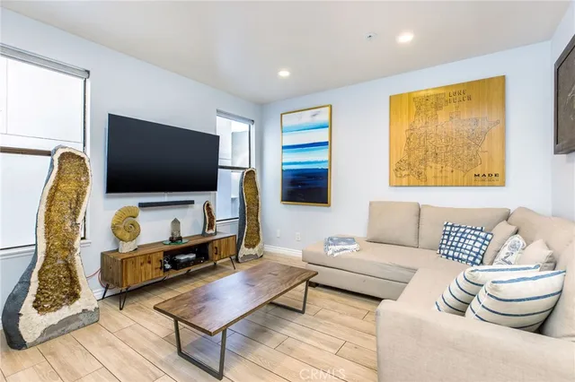 $699,000 | 425 East Ocean Boulevard, Unit 320, Long Beach, CA 90802