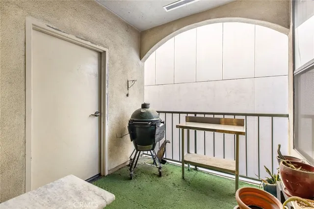 $699,000 | 425 East Ocean Boulevard, Unit 320, Long Beach, CA 90802