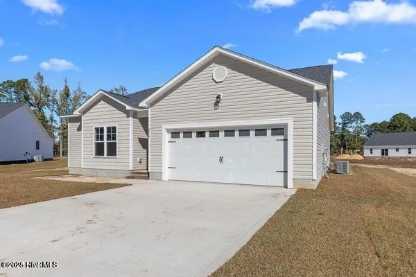 $309,900 | 318 East Theriault Court, Jacksonville, NC 28540