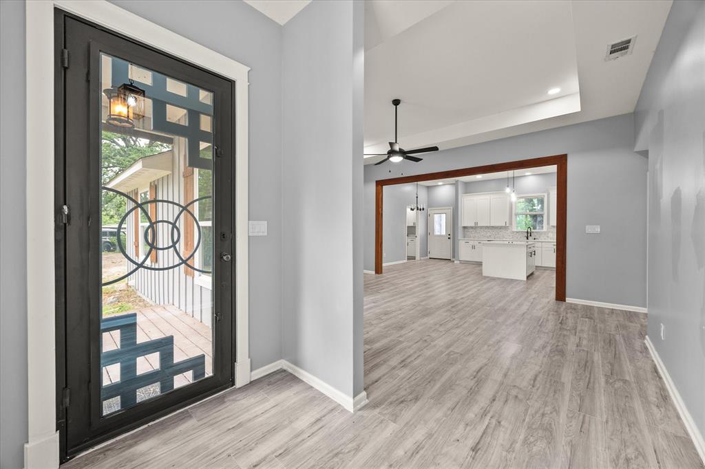 9469 Lakeland Loop Quinlan, TX 75474 - Photo 6 of 31 a view of an empty room and window