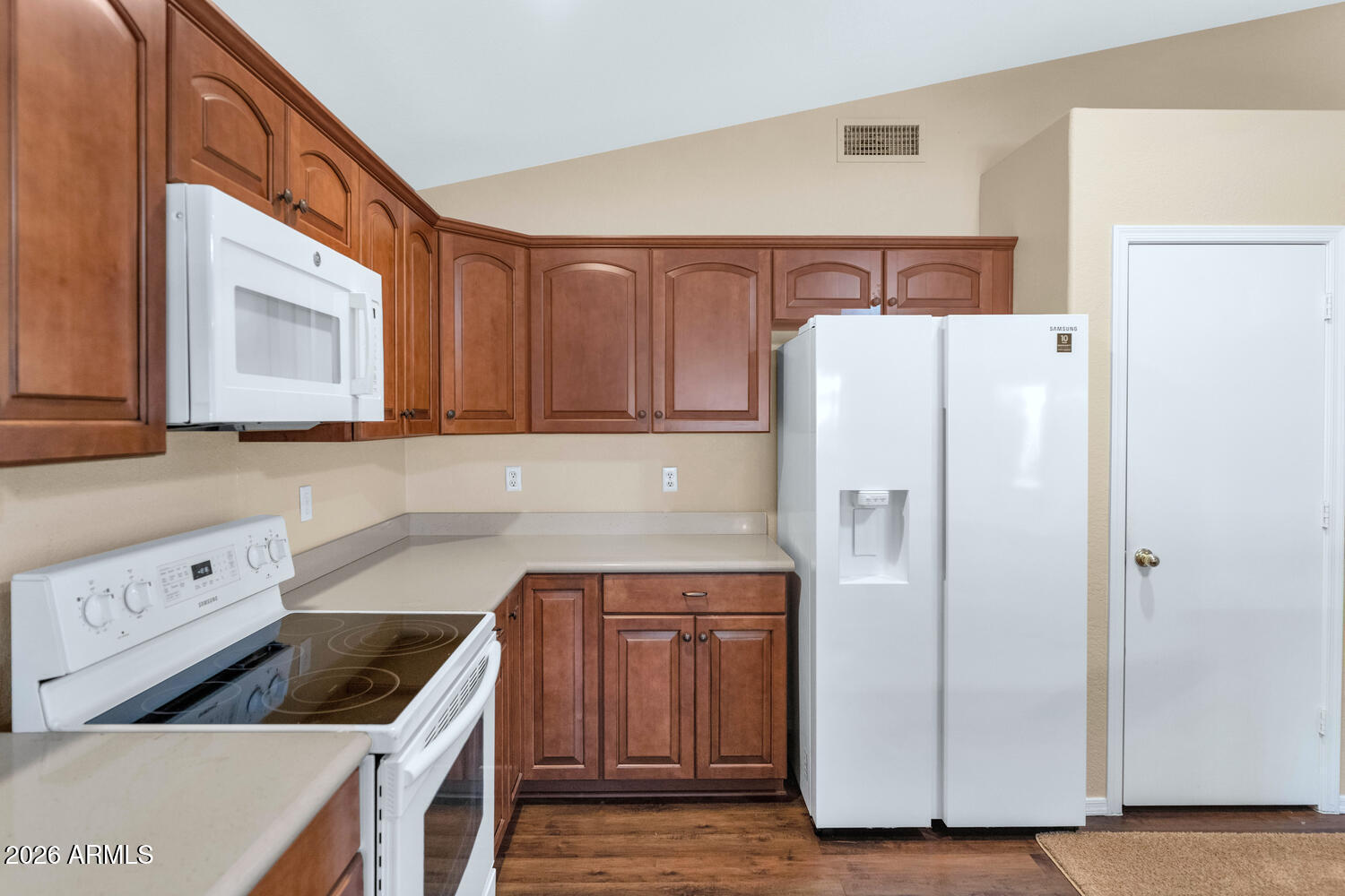 8420 South Stephanie Lane Tempe, AZ 85284 - Photo 11 of 30 Kitchen