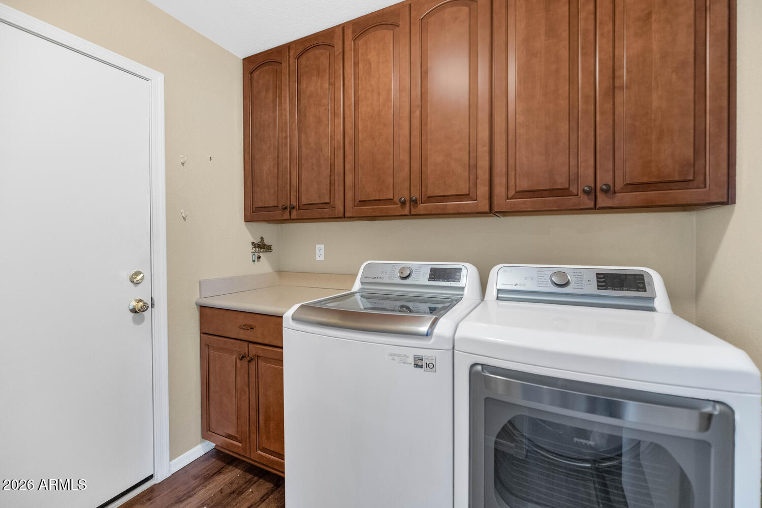 8420 South Stephanie Lane Tempe, AZ 85284 - Photo 24 of 30 Laundry