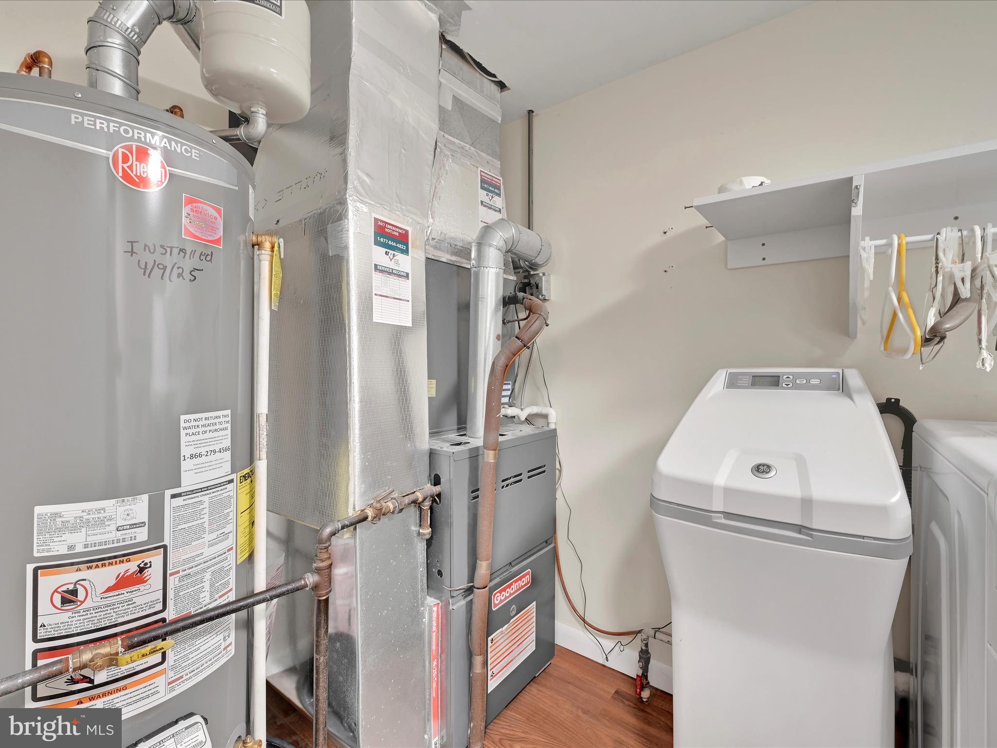 72 Azalea Way Reading, PA 19606 - Photo 14 of 27 a utility room with dryer and washer