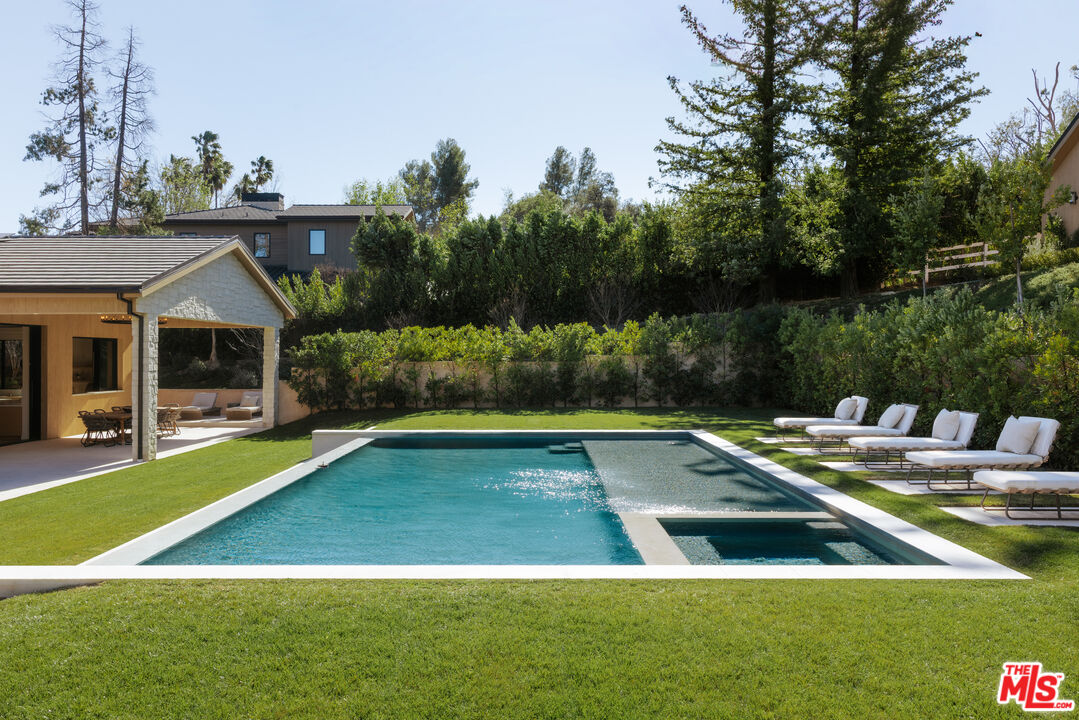 5287 Round Meadow Road Hidden Hills, CA 91302 - Photo 27 of 37