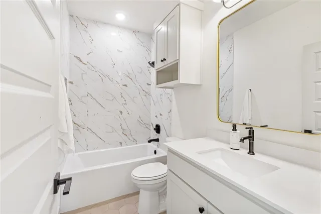 $750,000 | 5656 Mill Water Court, Bryan, TX 77808