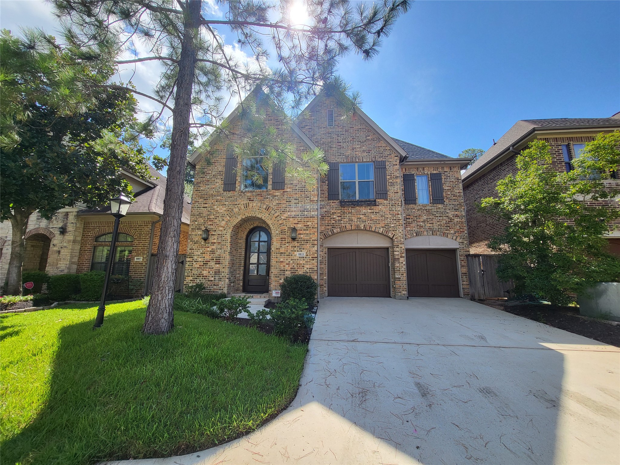 8811 Van Allen Drive The Woodlands, TX 77381 - Photo 2 of 36