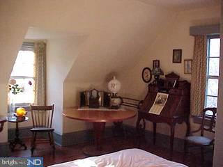 1073 Huntingdon Road Abington, PA 19001 - Photo 5 of 6 Gallery Image 5