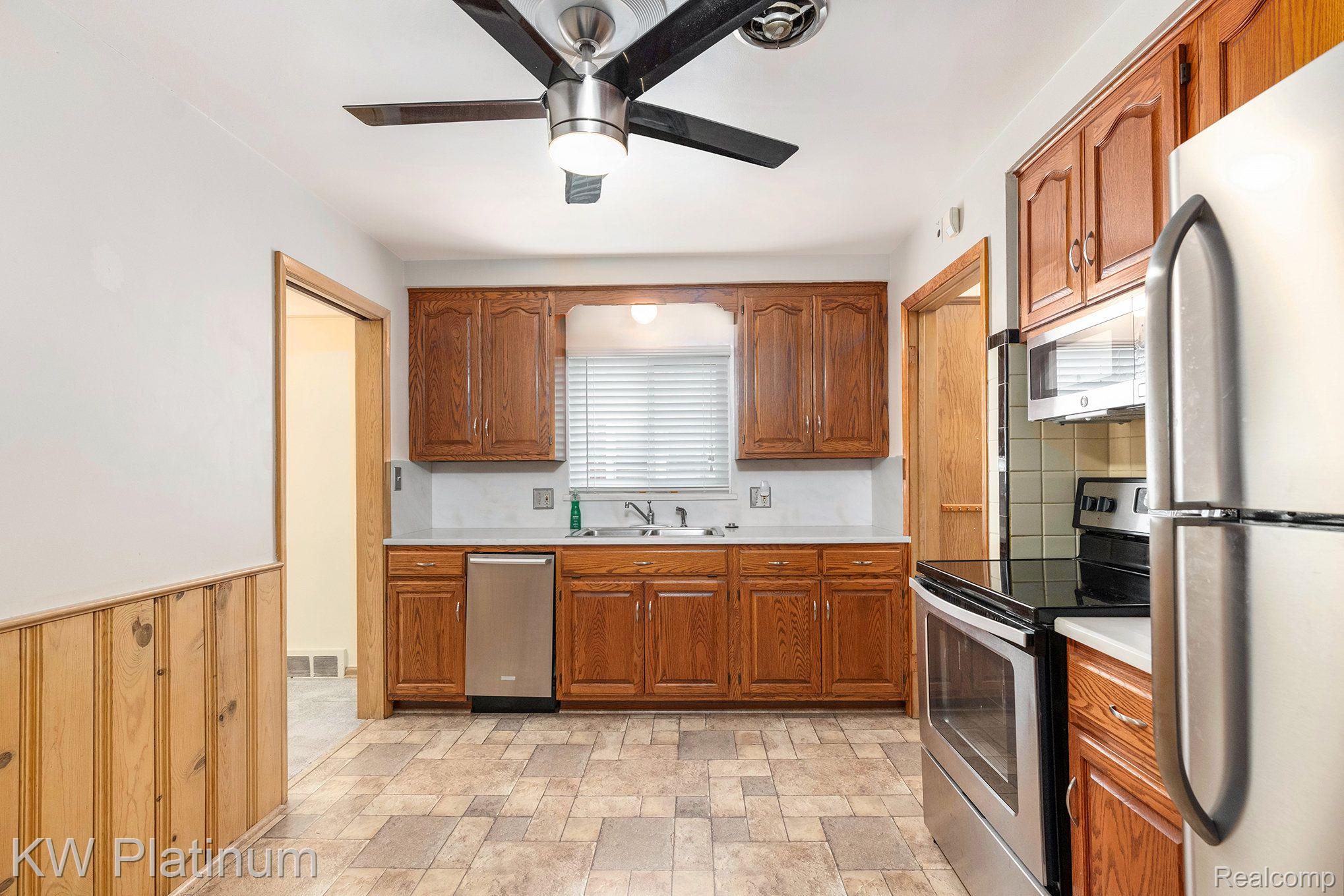 1863 Prestwick Road Grosse Pointe, MI 48236 - Photo 5 of 29 Gallery Image 5