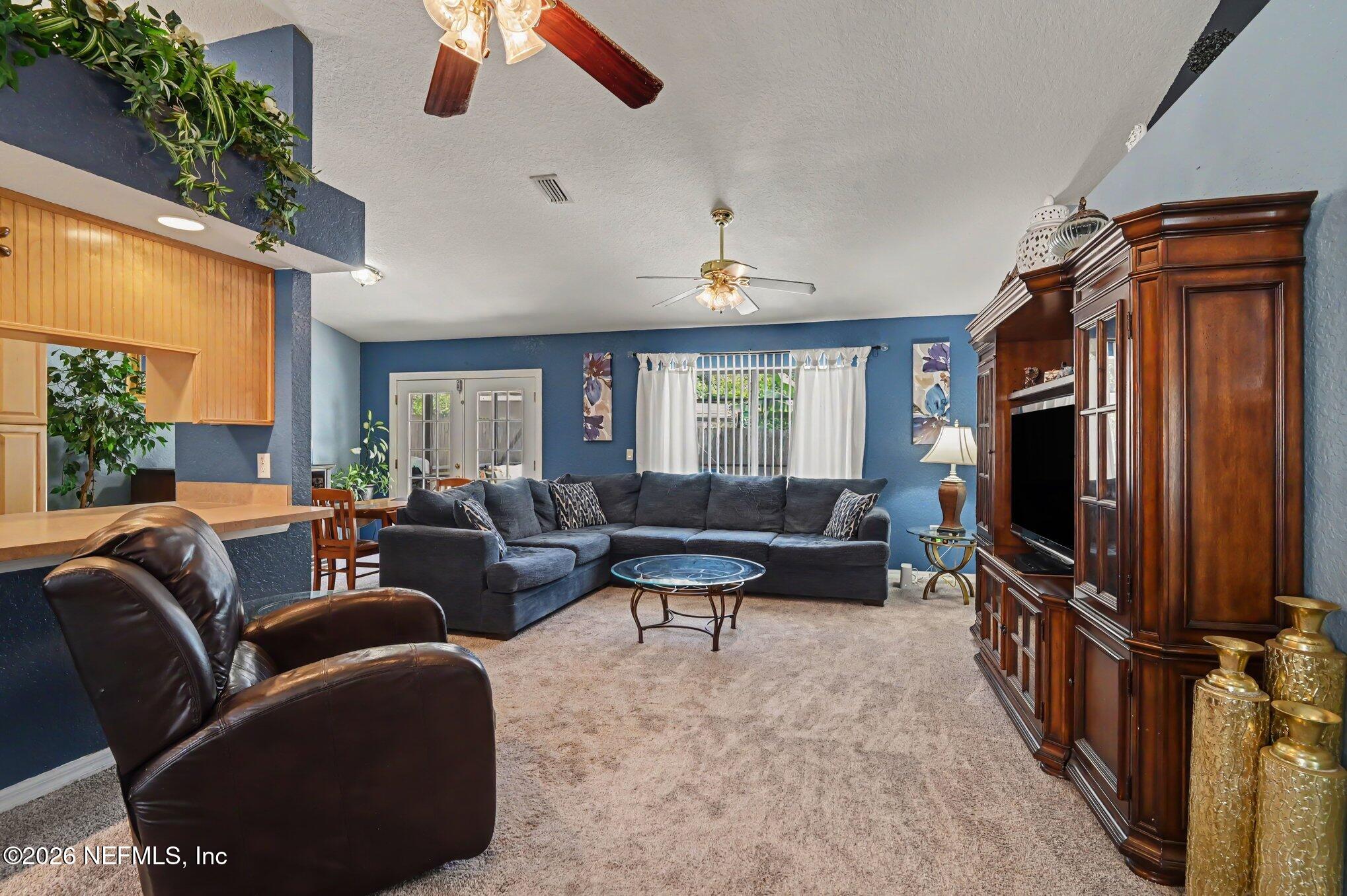 35 Plantation Road DeBary, FL 32713 - Photo 5 of 31 004_file_1133