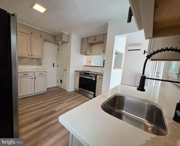 $259,900 | 8 South Los Robles Court, Reading, PA 19606