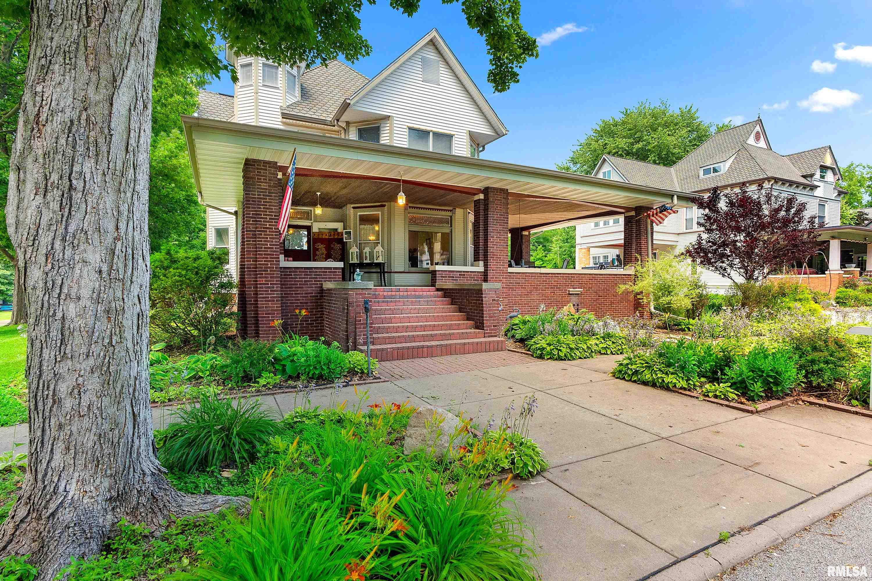 211 West 3rd Street Delavan, IL 61734 - Photo 4 of 61
