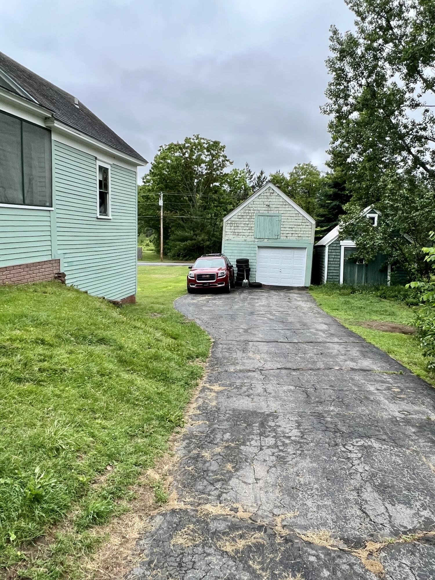 32 High Street Dixfield, ME 04224 - Photo 8 of 38 6AD887E0-B8A4-4278-BD71-0192D21D4BF6