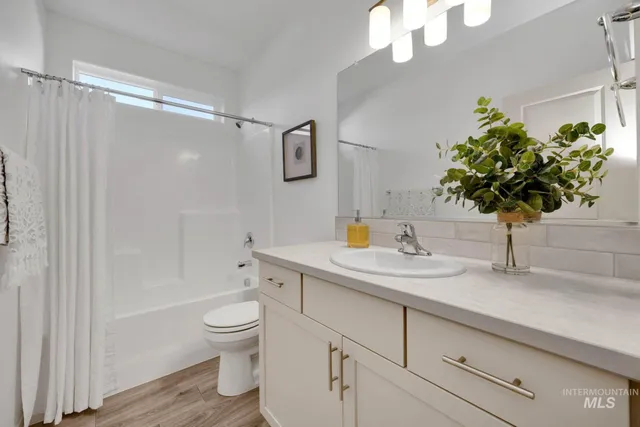 $514,990 | 3443 East Fitz Roy Street, Kuna, ID 83634