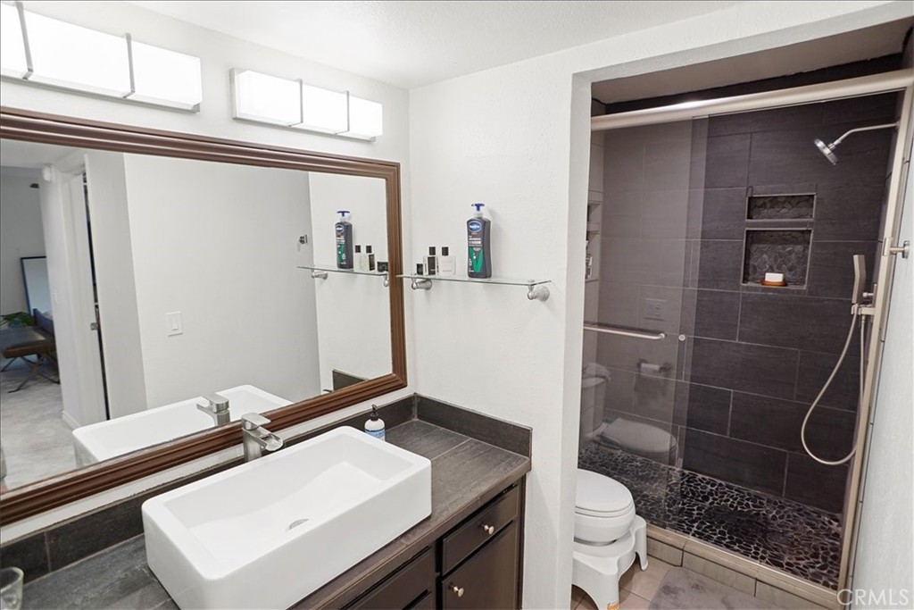 24439 Leonard Tree Lane, Unit 102 Newhall, CA 91321 - Photo 6 of 16