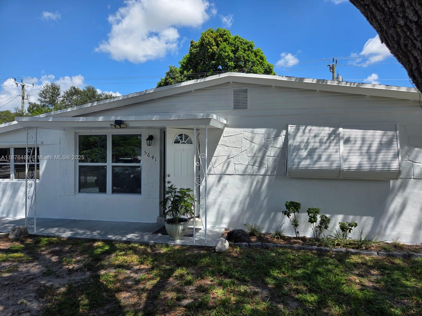 5641 Simms Street Hollywood, FL 33021 - Photo 1 of 12 Gallery Image 1