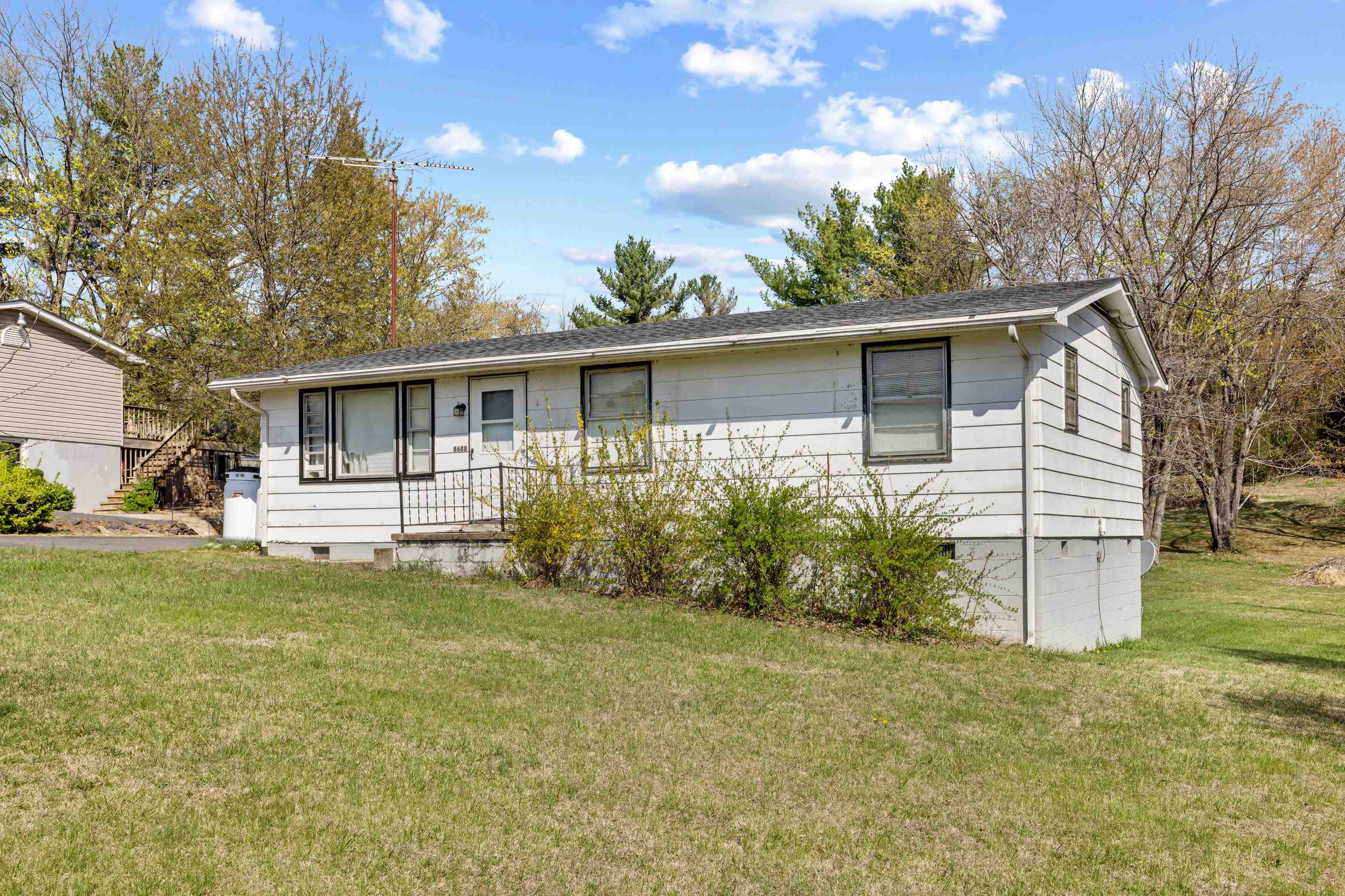 8688 Brooksville Road Greenwood, VA 22943 - Photo 3 of 24