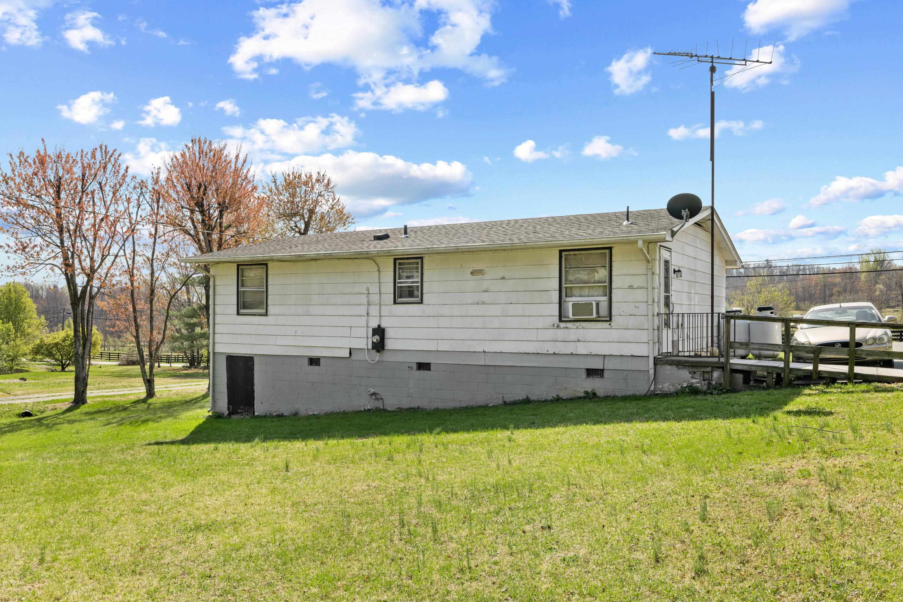 8688 Brooksville Road Greenwood, VA 22943 - Photo 7 of 24