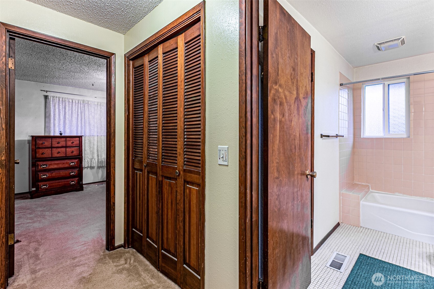 7505 Husky Way Southeast Lacey, WA 98503 - Photo 29 of 40 a view of room with furniture and a window