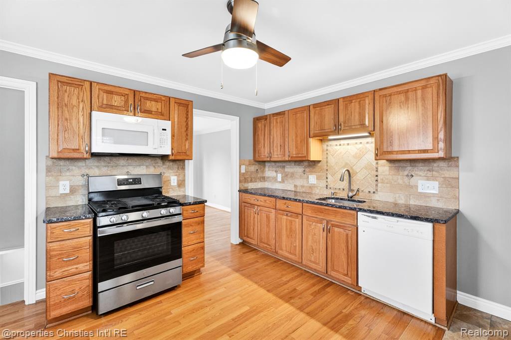 26605 Rialto Street Madison Heights, MI 48071 - Photo 10 of 37