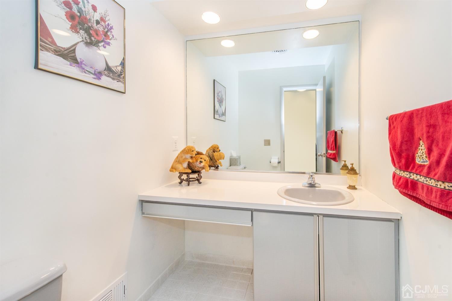 30 Cherokee Road East Brunswick, NJ 08816 - Photo 18 of 20 Gallery Image 18
