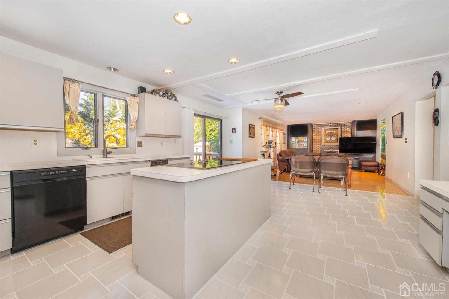 30 Cherokee Road East Brunswick, NJ 08816 - Photo 5 of 20 Gallery Image 5