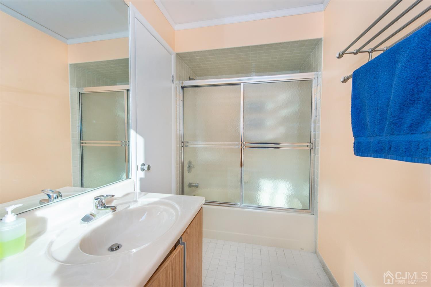 30 Cherokee Road East Brunswick, NJ 08816 - Photo 7 of 20 Gallery Image 7