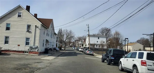 $1,850 | 18 Montgomery Street, Unit 1A, Danbury, CT 06810