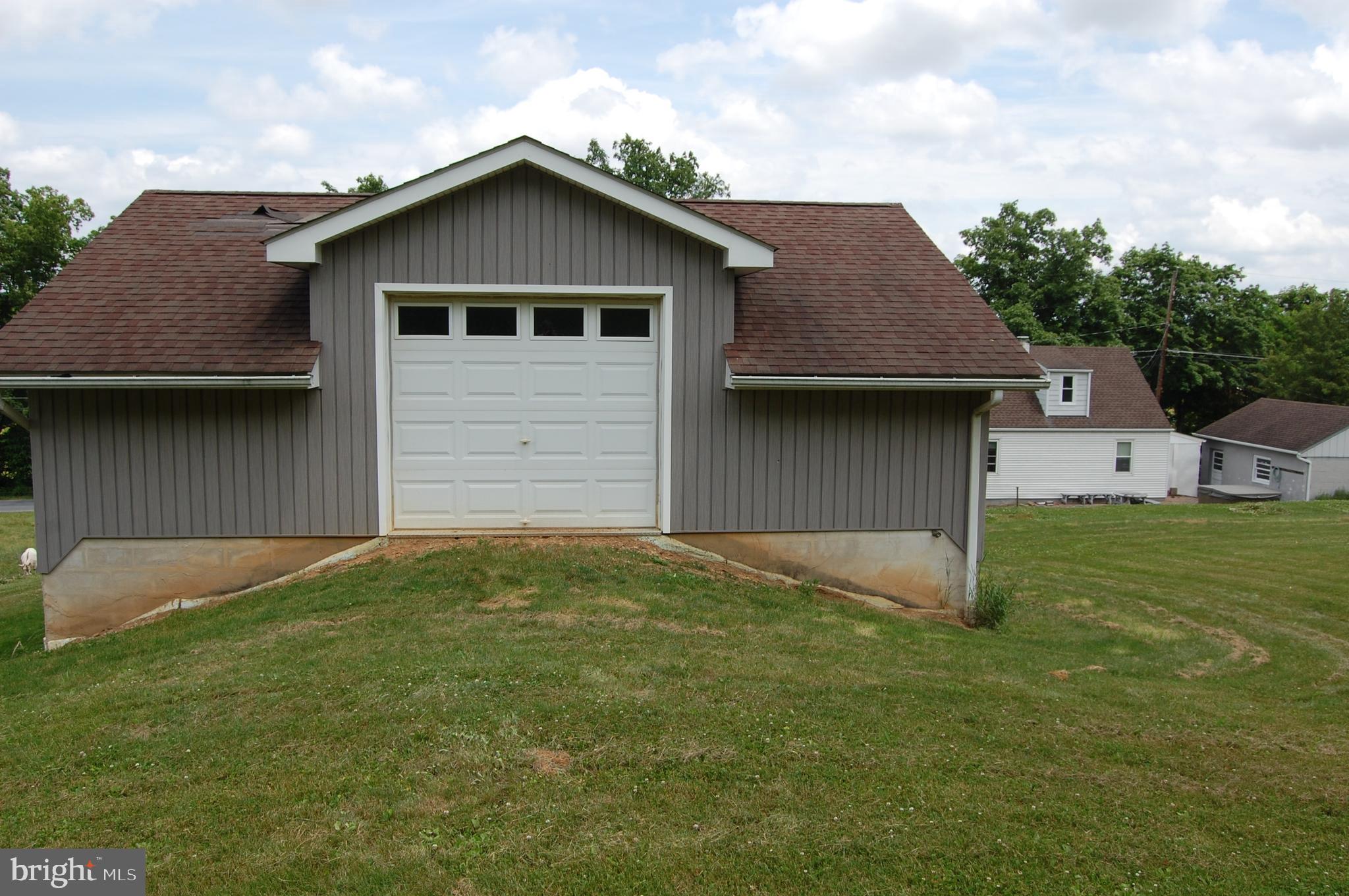 230 Walnut Road Reading, PA 19606 - Photo 8 of 22 Gallery Image 8