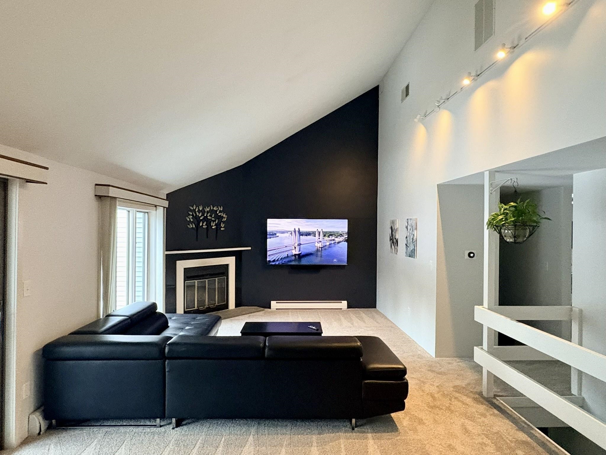 9 Bucks Hill Road Durham, NH 03824 - Photo 3 of 19