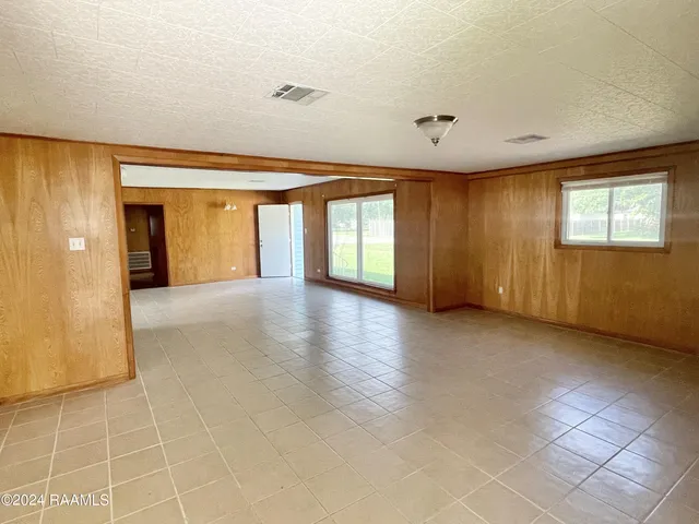 $1,400 | 1085 Anse Broussard Highway, Breaux Bridge, LA 70517