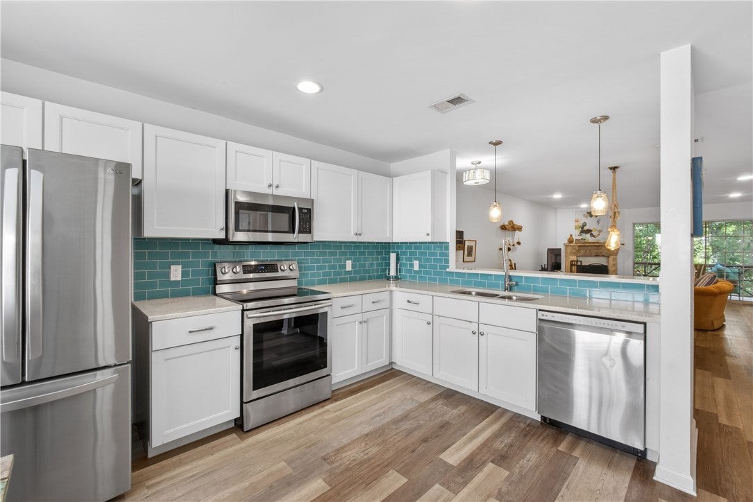 741 Lakeview Ridge Circle, Unit 604 Dadeville, AL 36853 - Photo 3 of 22 Gallery Image 3