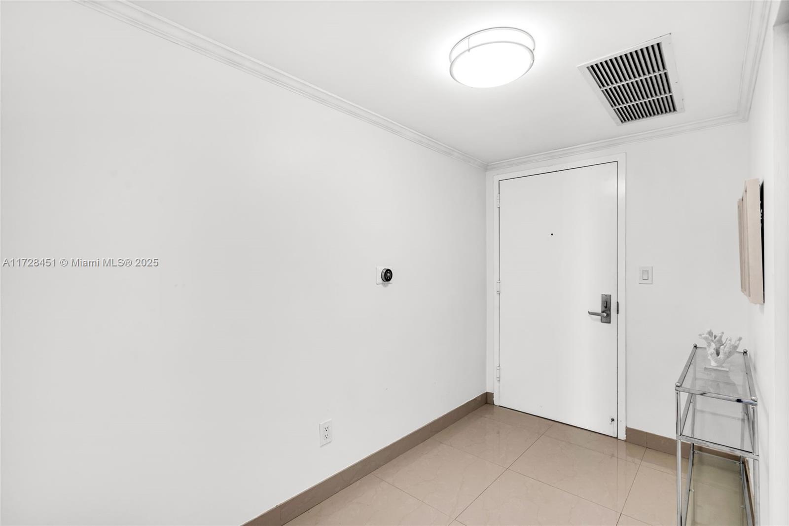 335 South Biscayne Boulevard, Unit 3612 Miami, FL 33131 - Photo 4 of 23