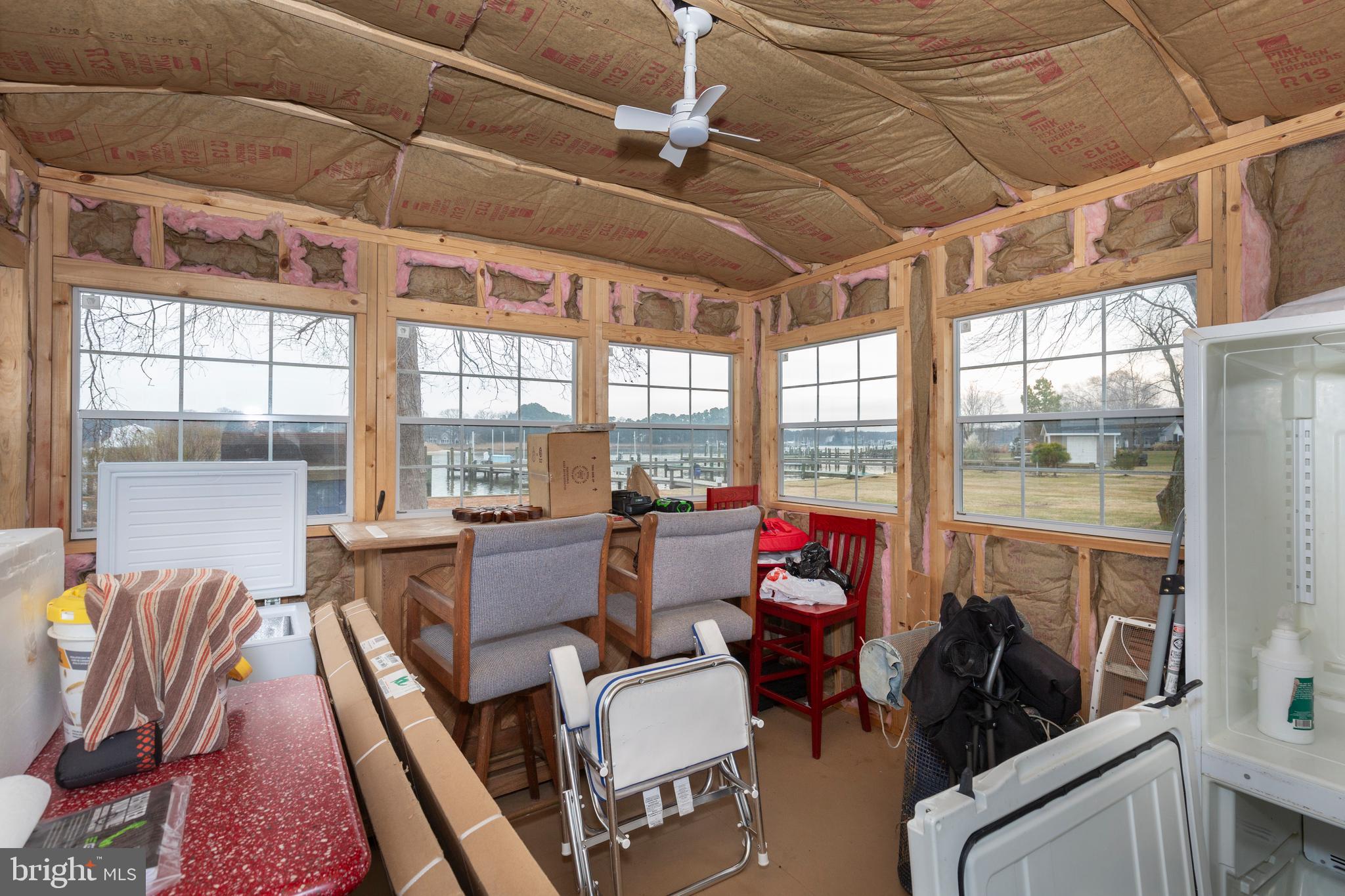 648 Chester River Beach Road Grasonville, MD 21638 - Photo 31 of 62 a living room with furniture