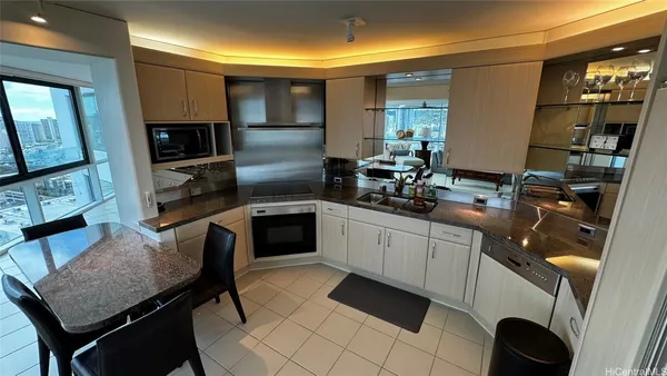 $4,500 | 88 Piikoi Street, Unit 3303, Honolulu, HI 96814
