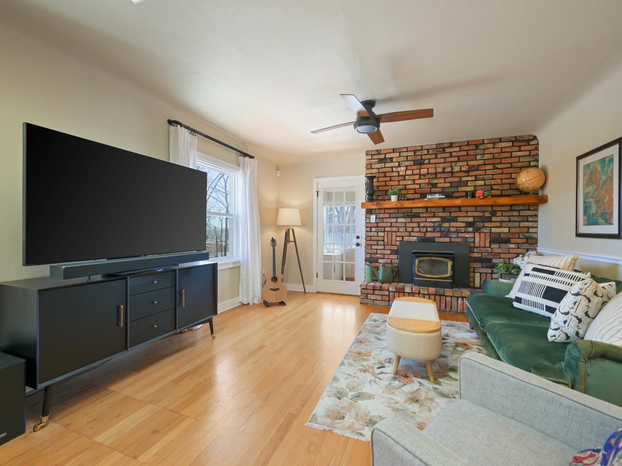 603-26 26 3/4 Road Grand Junction, CO 81506 - Photo 12 of 39 a living room with furniture and a flat screen tv