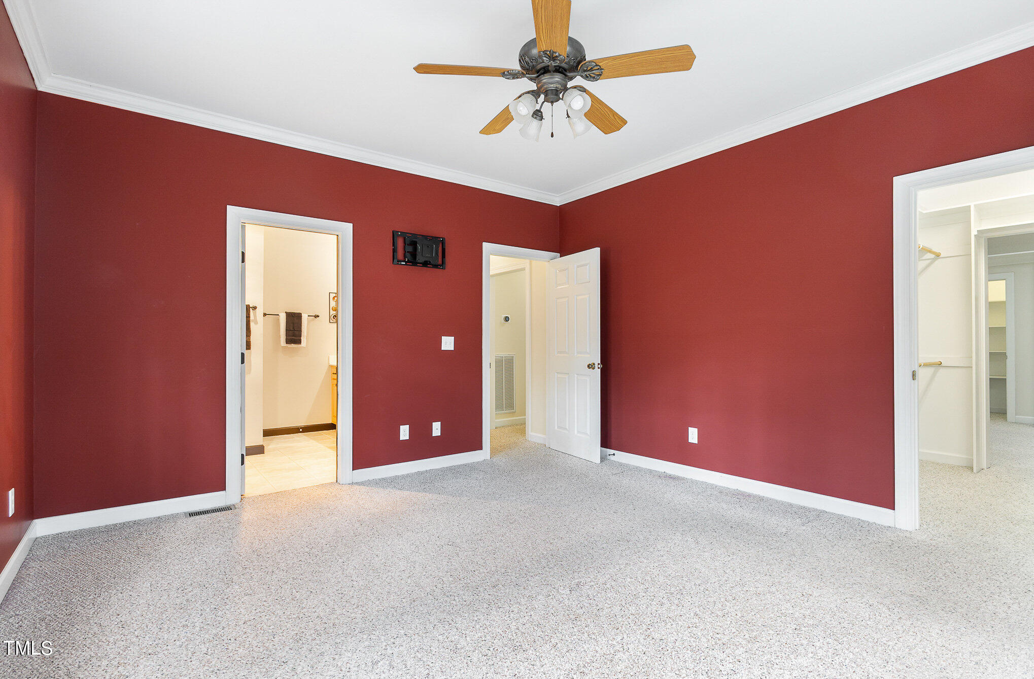 2308 Mt Vernon Church Road Raleigh, NC 27614 - Photo 20 of 59 a view of a livingroom with a ceiling fan and window