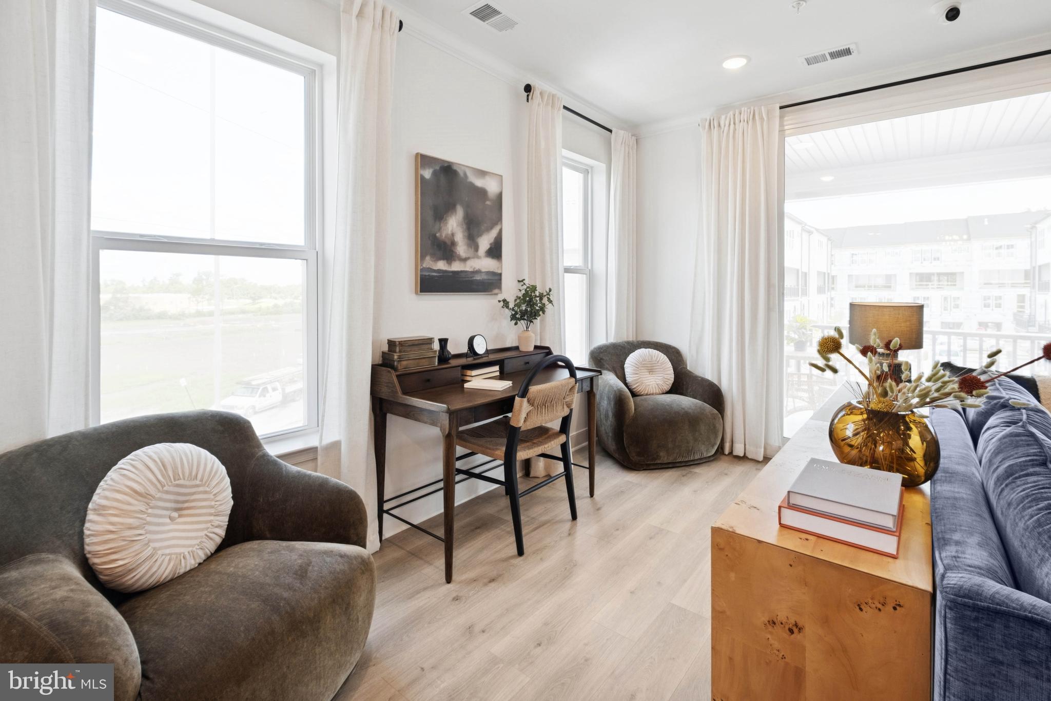 14963 Deco Circle Chantilly, VA 20151 - Photo 4 of 53 SAMPLE PHOTO ONLY -