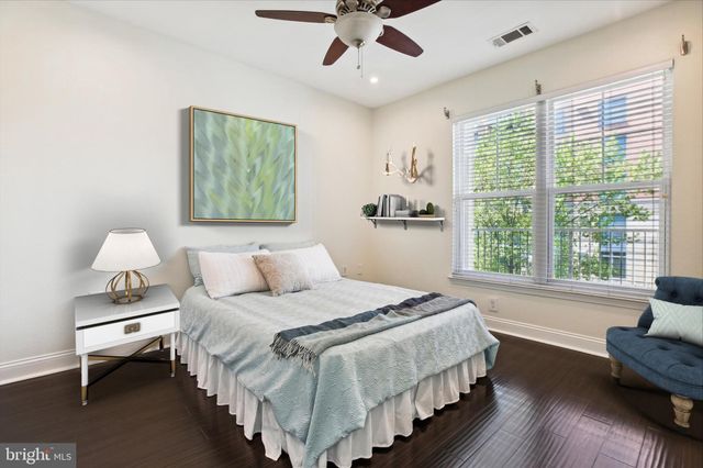 $315,000 | 11750 Old Georgetown Road, Unit 2420, Rockville, MD 20852