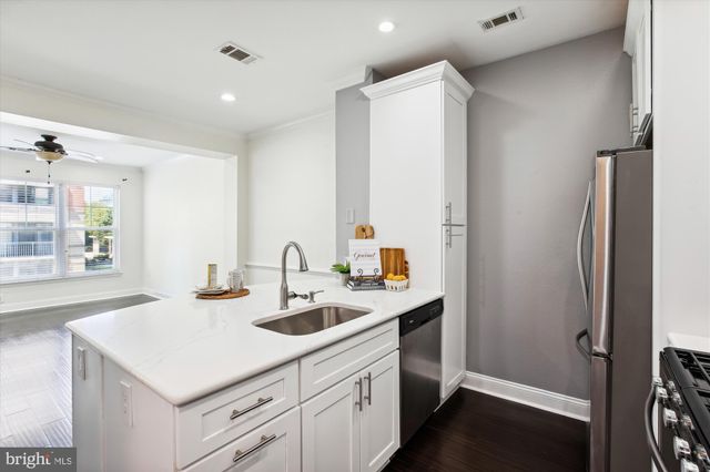 $315,000 | 11750 Old Georgetown Road, Unit 2420, Rockville, MD 20852