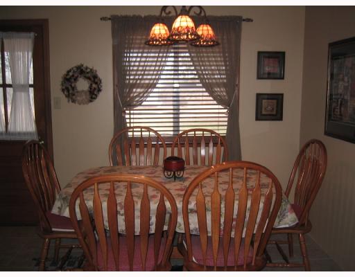 11350 Highway 359 Sandia, TX 78383 - Photo 5 of 10 a bedroom with furniture and a window