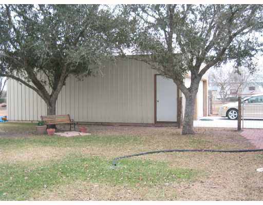 11350 Highway 359 Sandia, TX 78383 - Photo 10 of 10 a backyard of a house with lots of green space
