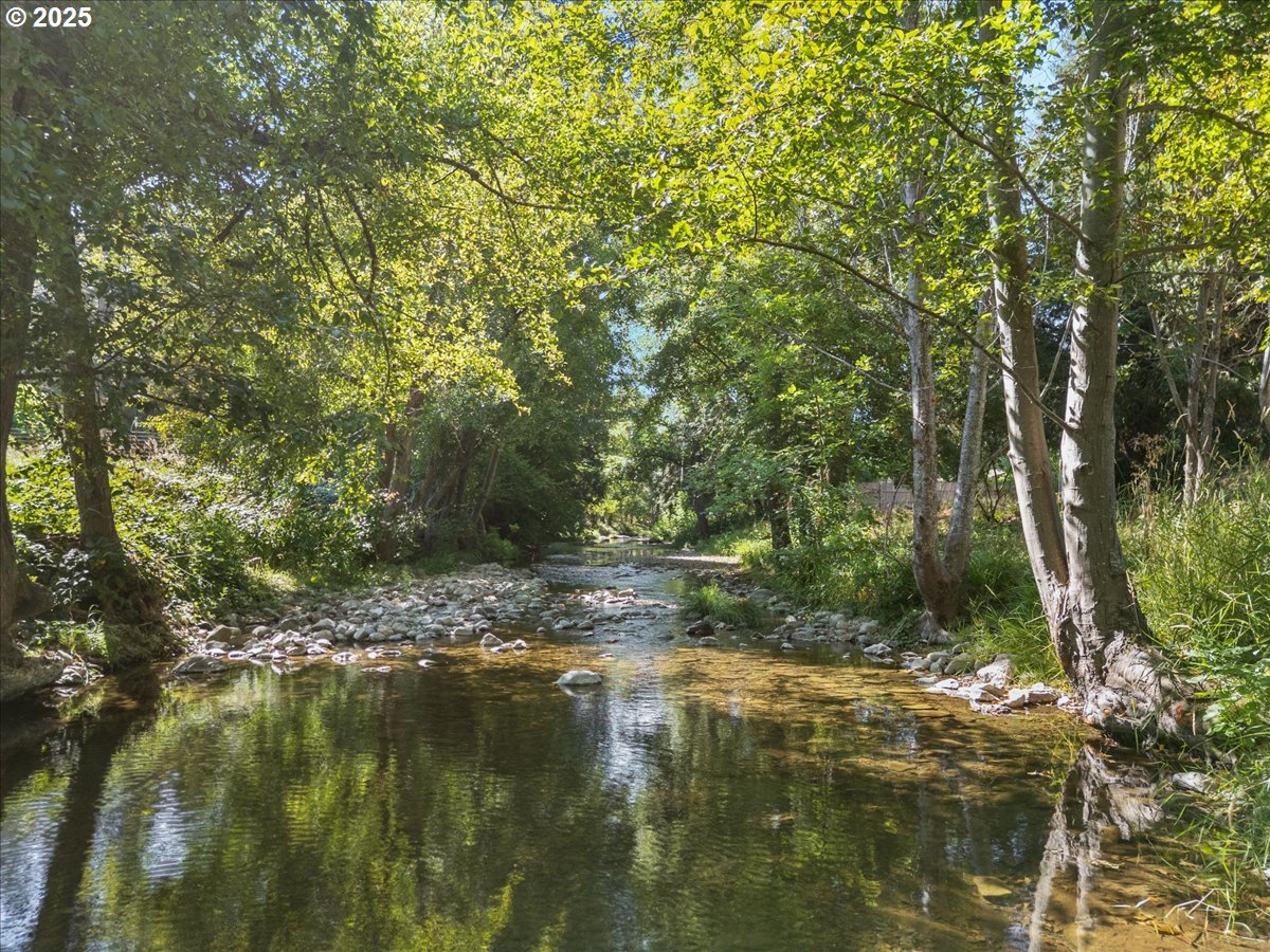 149 Beaver Lane Canyonville, OR 97417 - Photo 18 of 23