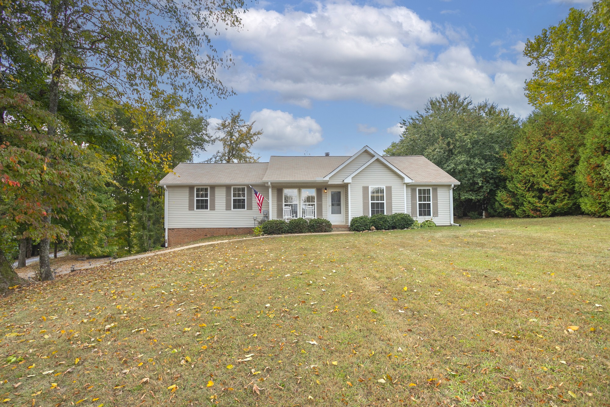 1216 Chapmansboro Road Chapmansboro, TN 37035 - Photo 4 of 40 Gallery Image 4